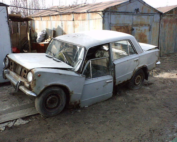 Битый автомобиль